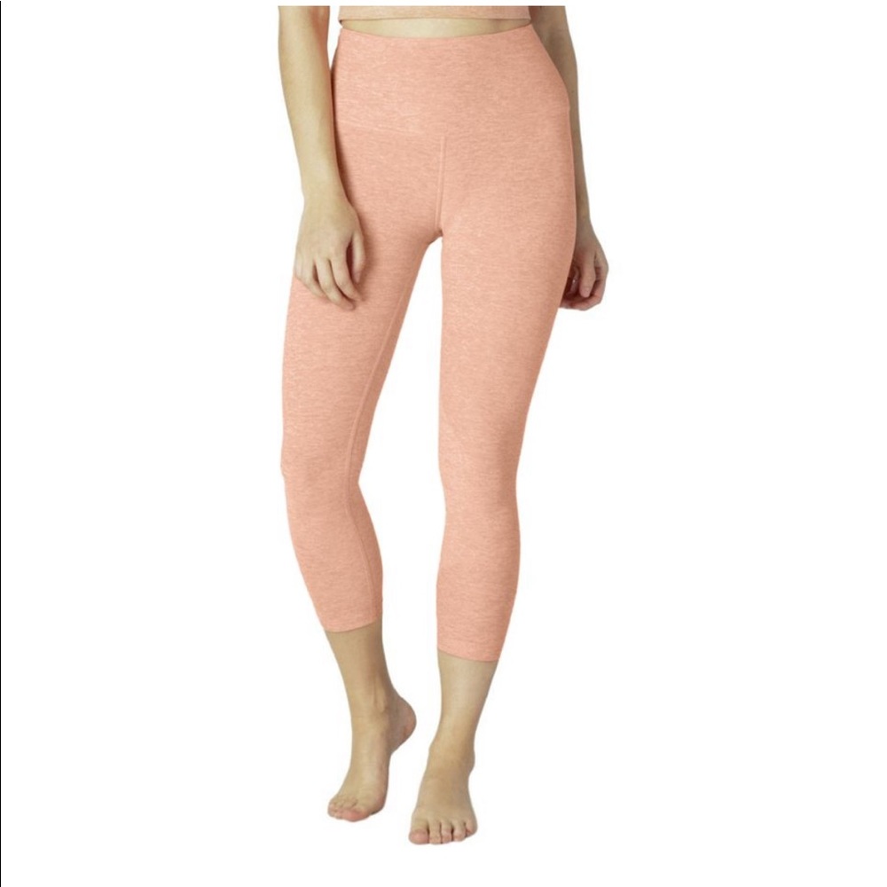 Beyond Yoga Capri in neon orange/melon Sz S